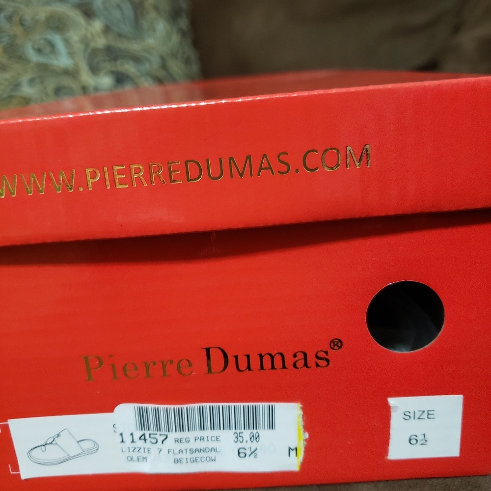 1 pair new sandals - Picture 7 of 7